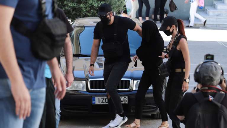 Επίθεση με βιτριόλι: Τρομοκρατημένη φίλη της 35χρονης - Γιατί πιστεύει ότι ήταν το επόμενο θύμα της [Βίντεο]