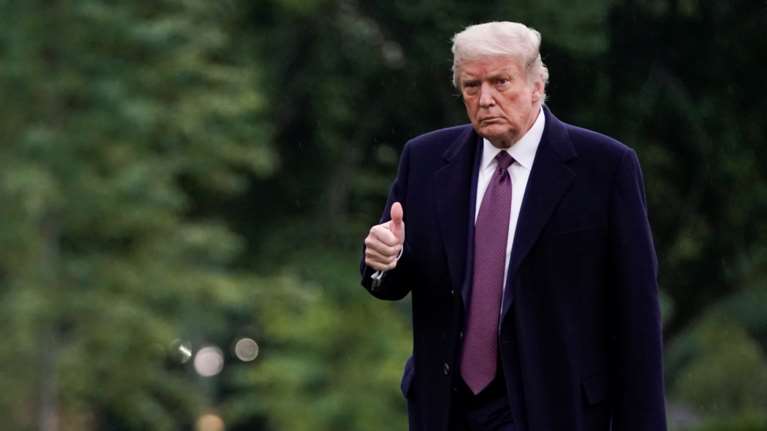 Απίστευτος Τραμπ: &quot;Νίκησε&quot; τον κορονοϊό - Ξεκινά μαραθώνιο προεκλογικών συγκεντρώσεων