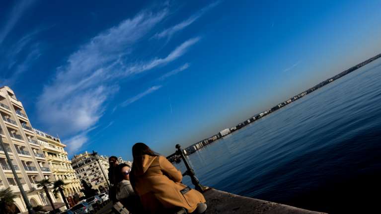 Καιρός: Υποχωρεί η παγωνιά σήμερα, πού θα έχουμε ασθενείς χιονοπτώσεις - Αναλυτική πρόγνωση