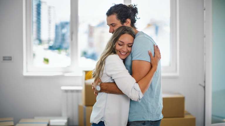 Πόσες αγκαλιές χρειαζόμαστε καθημερινά; - Η καθοριστική σημασία της αγκαλιάς στην υγεία