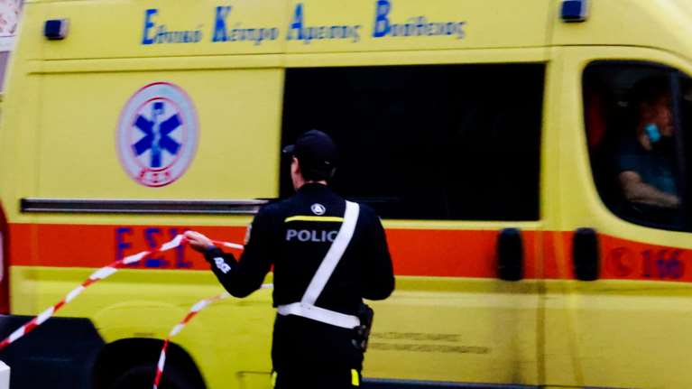 Πατήσια: Επιβάτης μηχανής ξυλοκόπησε αστυνομικό γιατί του είπε να την μετακινήσει επειδή τον έκλεινε