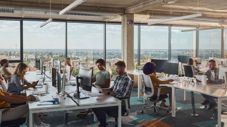 Πώς και πότε θα αλλάξει η φορολόγηση των ελεύθερων επαγγελματιών - Τα τρία σενάρια στο τραπέζι