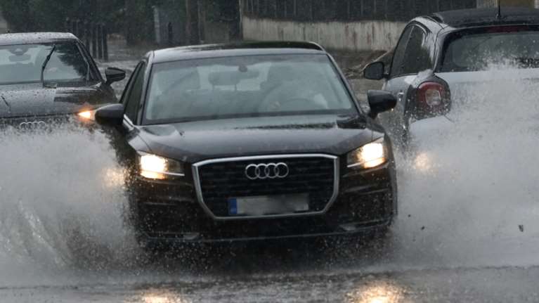 Τσατραφύλλιας: Διήμερη κακοκαιρία με επικίνδυνες καταιγίδες και θυελλώδεις νοτιάδες - Θερμή εισβολή από Πέμπτη...