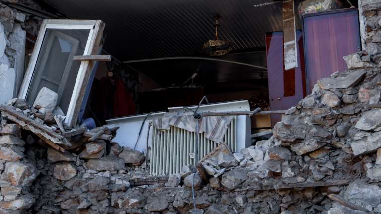 Νέος σεισμός 5,2 Ρίχτερ ταρακούνησε την Ελασσόνα - Δύσκολη νύχτα για τους κατοίκους