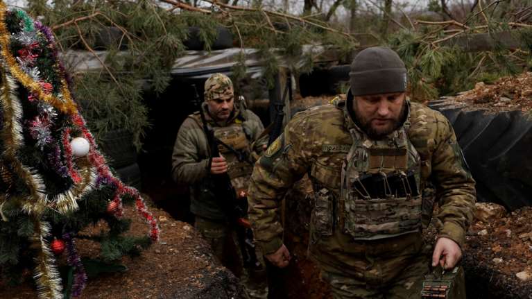Χριστούγεννα με τον φόβο βομβαρδισμών στην Ουκρανία: Σειρήνες συναγερμού στη χώρα