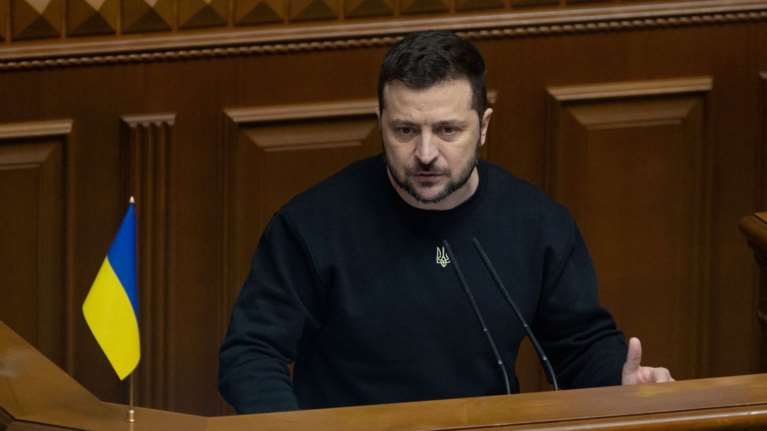 Ουκρανία: Έληξε η μονομερής εκεχειρία - Ο Ζελένσκι κατηγορεί τον Πούτιν για &quot;ψέματα&quot;