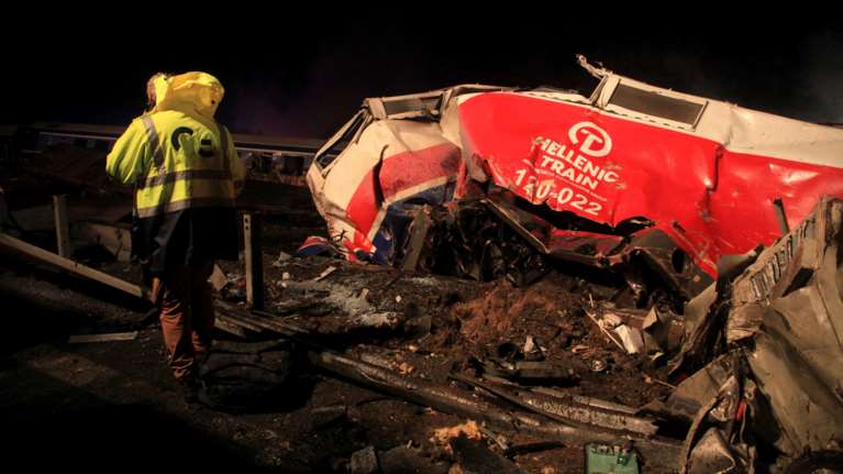 Οικονόμου: Η σκέψη μας είναι στους συγγενείς των θυμάτων - Προτεραιότητα η περίθαλψη των τραυματιών