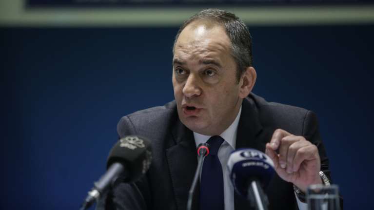 Πλακιωτάκης: Μελετάμε το ενδεχόμενο να υπάρξουν καμπίνες καραντίνας στα πλοία