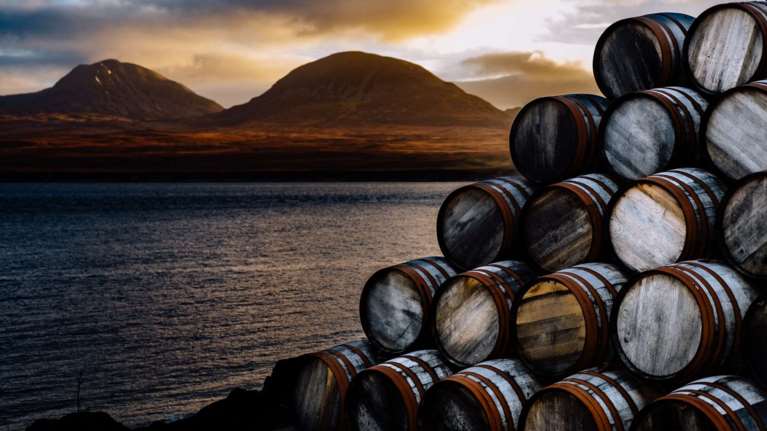 Islay, το νησί με τα μεγάλα καπνιστά ουίσκι