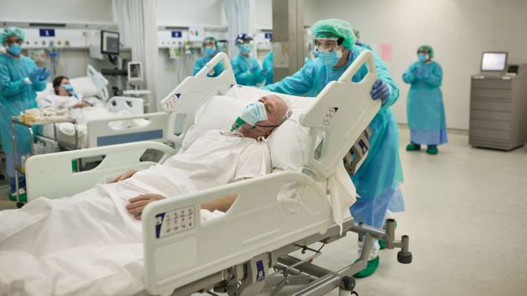 Ζαούτης (ΕΟΔΥ): &quot;Με Covid και όχι από Covid οι περισσότεροι θάνατοι&quot; - Άνω των 80 ετών και με υποκείμενα νοσήματα