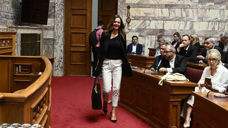 Αχτσιόγλου για υποκλοπές: Η αυταρχική δίωξη στελεχών της ΑΔΑΕ αναδεικνύει την εκδικητικότητα του κ. Μητσοτάκη