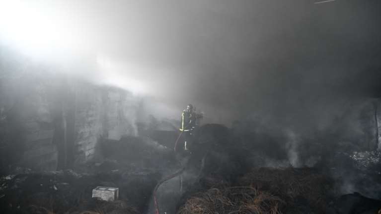 Μυστήριο στον Ασπρόπυργο: Βρέθηκε σορός ατόμου μετά από κατάσβεση πυρκαγιάς