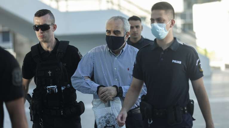 Δίκη ψευτογιατρού- Εισαγγελέας: &quot;Τους έπειθε να σταματήσουν τη θεραπεία και έτσι τους οδήγησε στον θάνατο&quot;