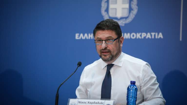 Χαρδαλιάς: Πρόστιμο 5.000 ευρώ σε 4 στενές επαφές κρουσμάτων που βρέθηκαν εκτός σπιτιού