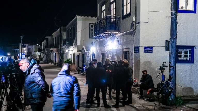 Κασσελάκης από Σπέτσες: Να φτιάξουμε "Εθνικό Σχέδιο για το Ελληνικό Όνειρο" - Ποιοι βουλευτές απουσιάζουν, ποιοι αργοπόρησαν