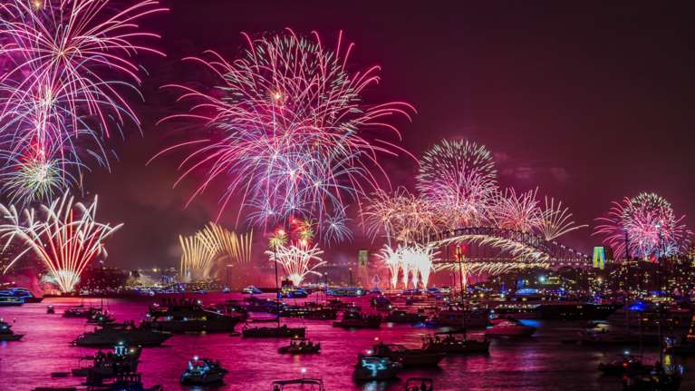 Ο πλανήτης υποδέχεται το 2023 - Φαντασμαγορικά σόου με πυροτεχνήματα σε Σίδνεϊ και Ώκλαντ