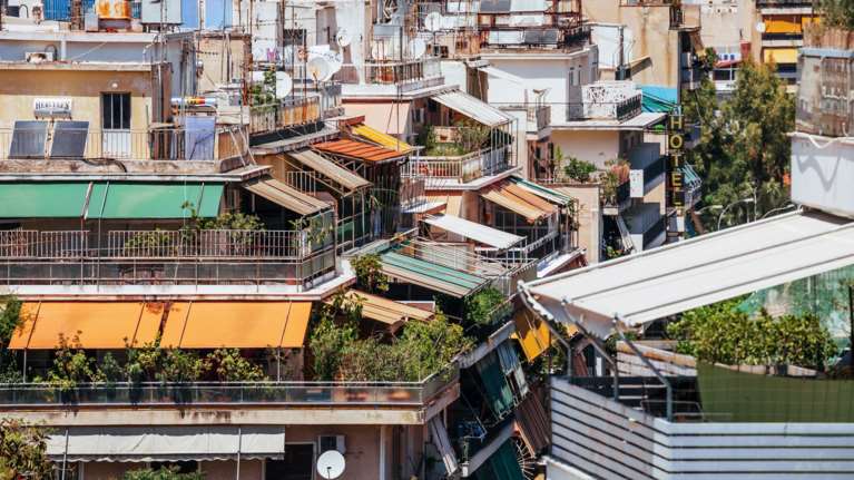 Αλλάζουν όλα στις μεταβιβάσεις ακινήτων: Το ΤΑΠ, η e-μεταβίβαση και ο κίνδυνος για αναδρομικά δημοτικά τέλη δεκαετιών