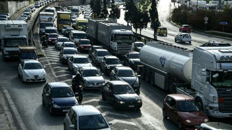 Μποτιλιάρισμα στη λεωφόρο Κηφισού λόγω ατυχήματος - Live η κίνηση