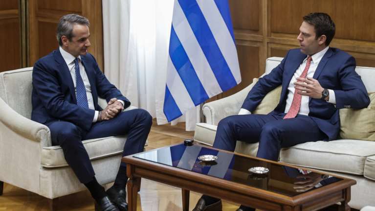 Επίθεση Κασσελάκη σε Μητσοτάκη για τις Σπέτσες: Ο πρωθυπουργός της χώρας έχει εξοχικό-μεσοτοιχία με τον φυγά Χριστοφοράκο