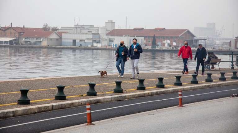 Κορονοϊός: Νέα &quot;έκρηξη&quot; στη Θεσσαλονίκη με 357 νέα κρούσματα - Ακολουθεί η Αττική με 295 - Ο χάρτης της διασποράς