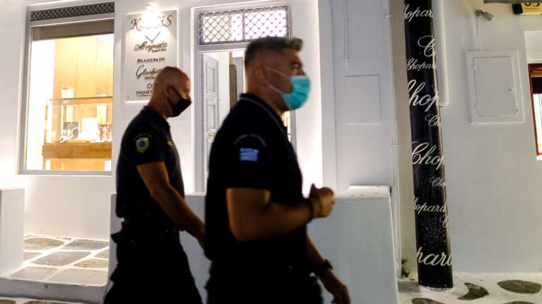 Καταιγισμός προστίμων στη Μύκονο, για παραβιάσεις των μέτρων για τον κορονοϊό