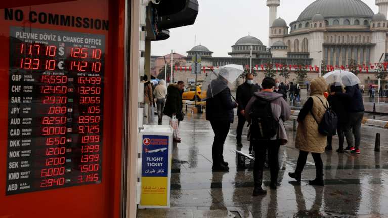Ανάλυση Forbes: Τι μάθαμε από την κατάρρευση της τουρκικής λίρας