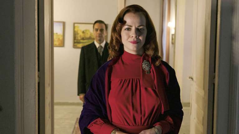 Ertflix: &quot;Απαραίτητο φως&quot;, &quot;Ελληνική δισκογραφία&quot;, &quot;Μαμά στα κρυφά&quot; σκαρφάλωσαν στην κορυφή των θεάσεων