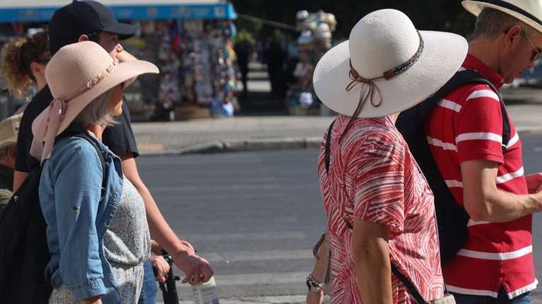 Πρόγνωση Τσατραφύλλια: Υποτροπικός αεροχείμαρρος φέρνει αφρικανική ζέστη - Οι περιοχές που θα δουν 33άρια