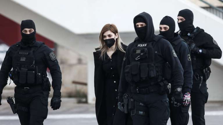 Η Πισπιρίγκου σηκώθηκε και έφυγε από την αίθουσα του δικαστηρίου όταν ο γιατρός μίλησε για &quot;σύνδρομο Μινχάουζεν&quot;