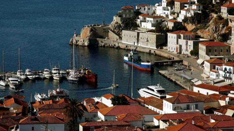 Τελεσίγραφο για έξι νησιά: &quot;Τηρήστε τα μέτρα, αλλιώς τοπικά lockdown&quot; - Τι ανακοινώνει το απόγευμα ο Χαρδαλιάς