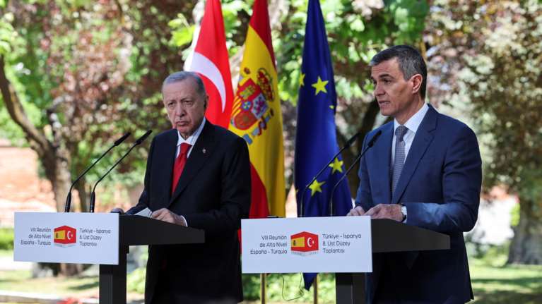 Επεισόδιο Ερντογάν με Ισπανό δημοσιογράφο: &quot;Μην κουνάς το κεφάλι σου&quot; - Η ερώτηση που τον εξόργισε [βίντεο]