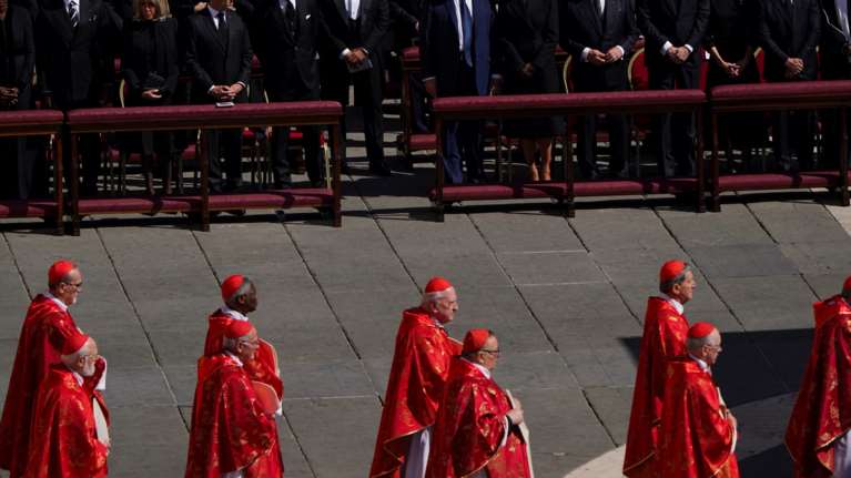 Βατικανό: Συνεχίζονται οι συναντήσεις των καρδιναλίων - Δεν υπάρχει ακόμη πρόσωπο κοινής αποδοχής για τη διαδοχή