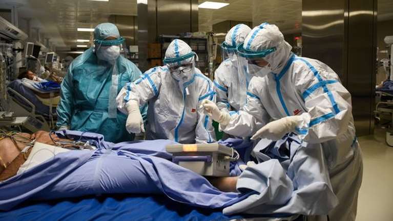 Οικογενειακή τραγωδία στον Βόλο: Μητέρα και γιος πέθαναν μέσα σε δέκα ημέρες από κορονοϊό