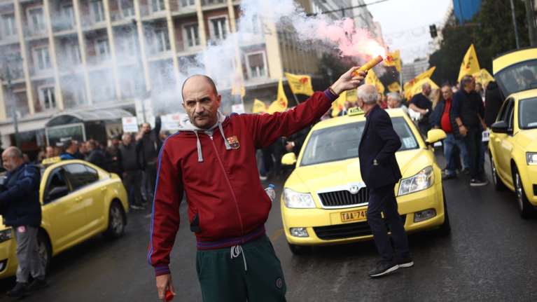 Τραβούν χειρόφρενο τα ταξί: Ξεκινούν 48ωρες επαναλαμβανόμενες απεργίες για το νέο φορολογικό - Πότε απεργούν στην Αθήνα