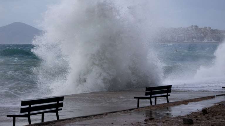 Σε Νάξο, Κάρυστο και Τήνο οι άνεμοι ξεπέρασαν τα 100χλμ. την ώρα