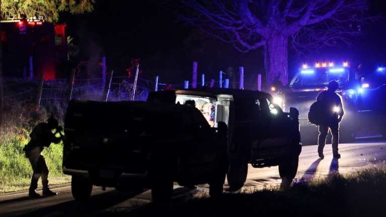 Μακελειό στo Μέιν: Xωρίς αποτέλεσμα οι έρευνες για τον δράστη - Εκπαιδευτής όπλων με ψυχιατρικά προβλήματα