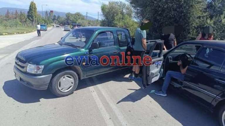 Καραμπόλα με τρία οχήματα στην Εύβοια - Πώς συνέβη το τροχαίο [εικόνες]