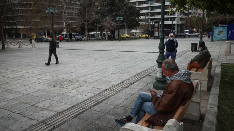 Κορονοϊός: Σαρώνει την Αττική ο ιός με 1.524 νέα κρούσματα - &quot;Έκρηξη&quot; σε Θεσσαλονίκη, Αχαΐα και Λάρισα