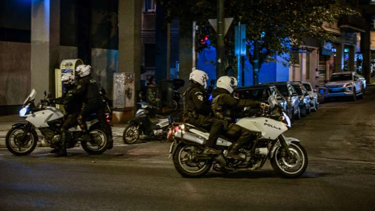 Σύλληψη 89χρονου στη Νίκαια - Παρενοχλούσε ανήλικη μέσα σε λεωφορείο