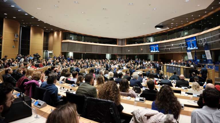 Ευρωβουλή: Εκτός γραμμής Ασημακοπούλου και Κεφαλογιάννης - Καταψήφισαν την αναγνώριση γάμων ομόφυλων σε άλλα κράτη της ΕΕ