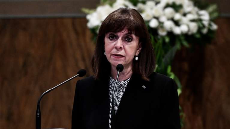 Η Κατερίνα Σακελλαροπούλου θα πάει στην κηδεία της Βασίλισσας Ελισάβετ