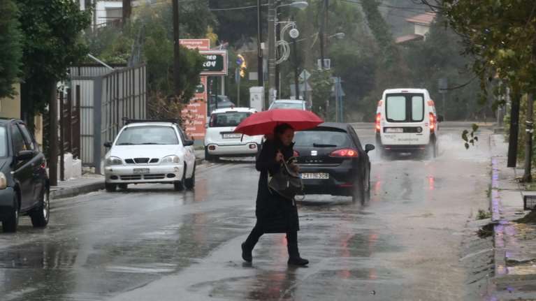 Meteo: Καταιγίδες και χιόνια τη Δευτέρα – Ποιες περιοχές θα επηρεαστούν