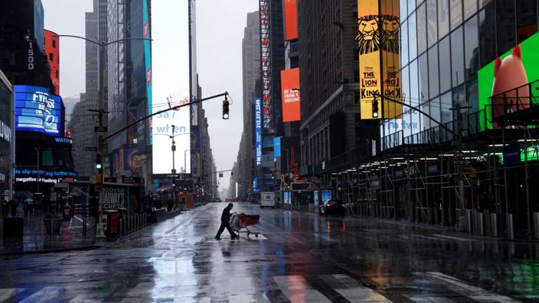 Καθολική καραντίνα ζητούν από τον Τραμπ οι αρχές της Νέας Υόρκης, αλλά εκείνος... διστάζει