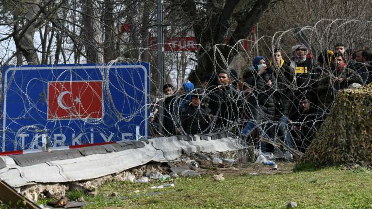 Πρόσφυγες μεταφέρονται με τη βία στα σύνορα καταγγέλουν οι δικηγόροι της Άγκυρας