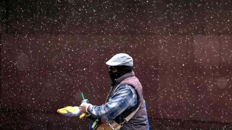 Και ξαφνικά...χειμώνας μέσα στον Μάιο: Χιονίζει στη Νέα Υόρκη! (φωτο, video)