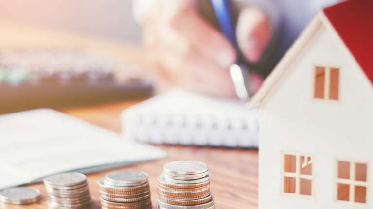 Υποχωρούν τα ευρωπαϊκά επιτόκια: Πώς επηρεάζονται οι δόσεις των δανείων μας - Ποιοι ωφελούνται