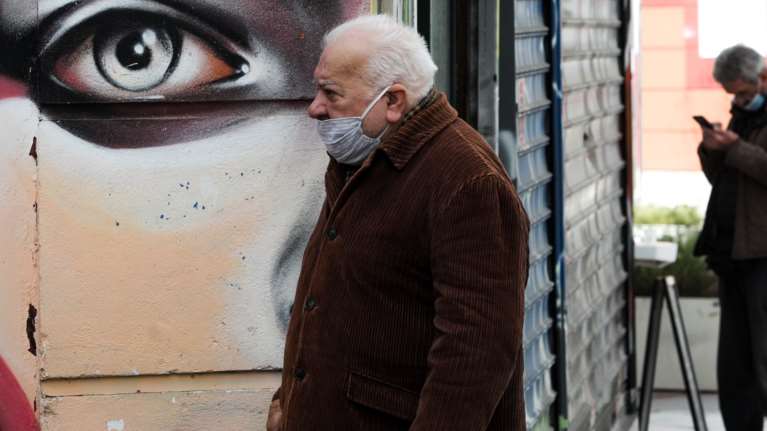 Κορονοϊός: Εκτίναξη με 27.490 νέα κρούσματα σήμερα και 73 θανάτους - 342 οι δασωληνωμένοι