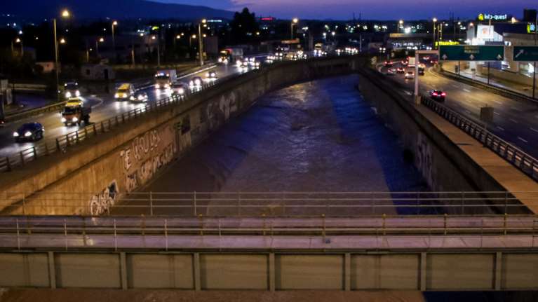 Κακοκαιρία Μπάλλος: Απίστευτη ποσότητα βροχής στην Αθήνα - 30 εκατομμύρια τόνοι νερού έπεσαν στον Κηφισό