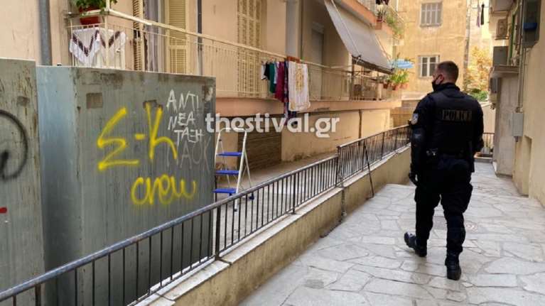 Γυναικοκτονία στη Θεσσαλονίκη: Στον εισαγγελέα ο 48χρονος - &quot;Σε παρακαλώ μη με σκοτώσεις&quot;, φώναζε η 56χρονη  [εικόνες - βίντεο]
