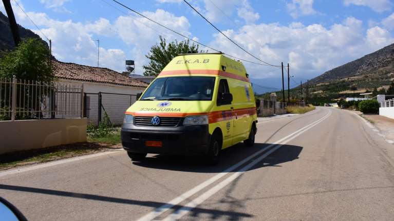 Ανησυχία στο Ζευγολατιό Κορινθίας: Μωρό 18 μηνών έπεσε από μπαλκόνι